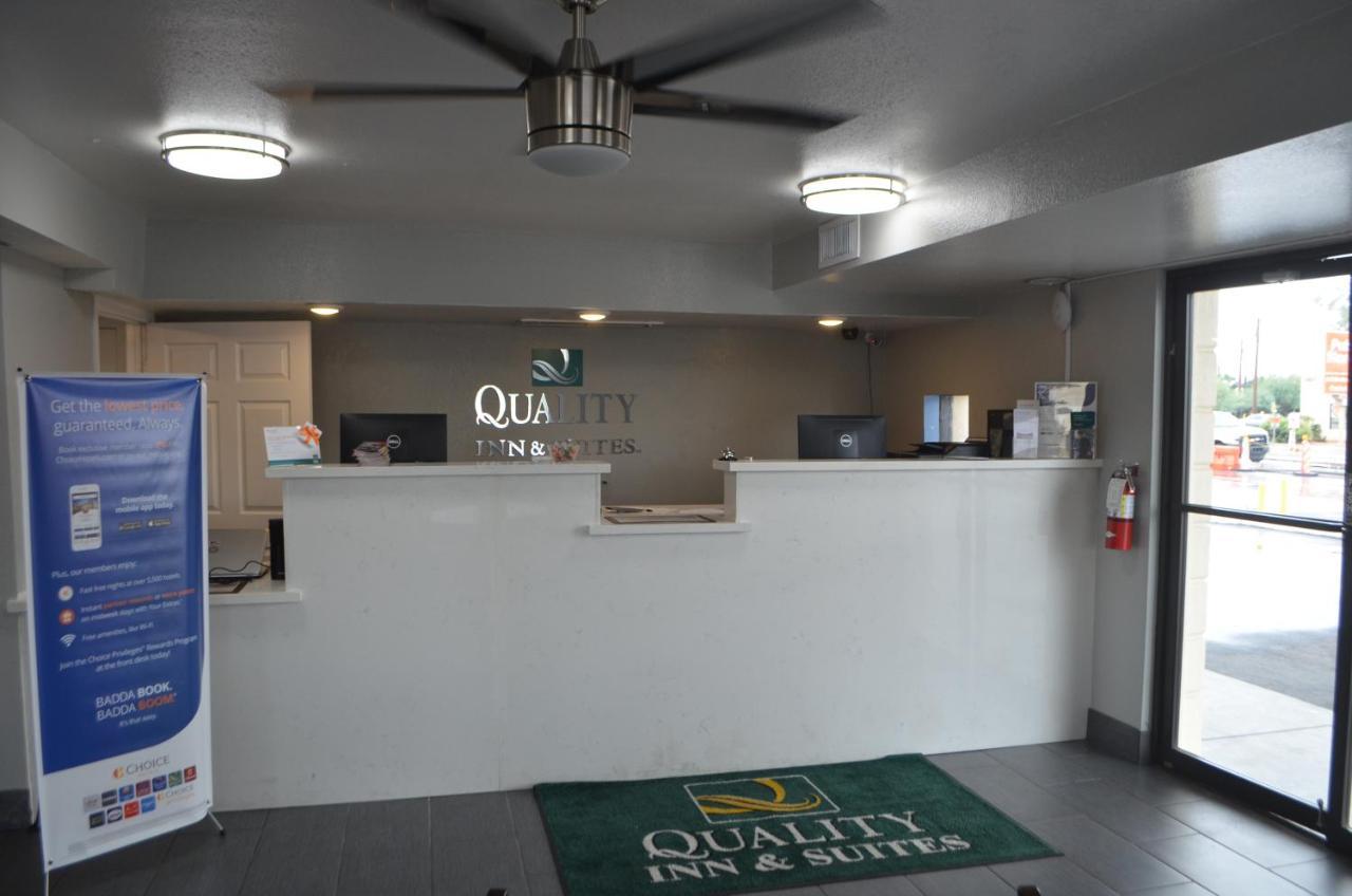 Quality Inn & Suites Near Downtown Меса Экстерьер фото