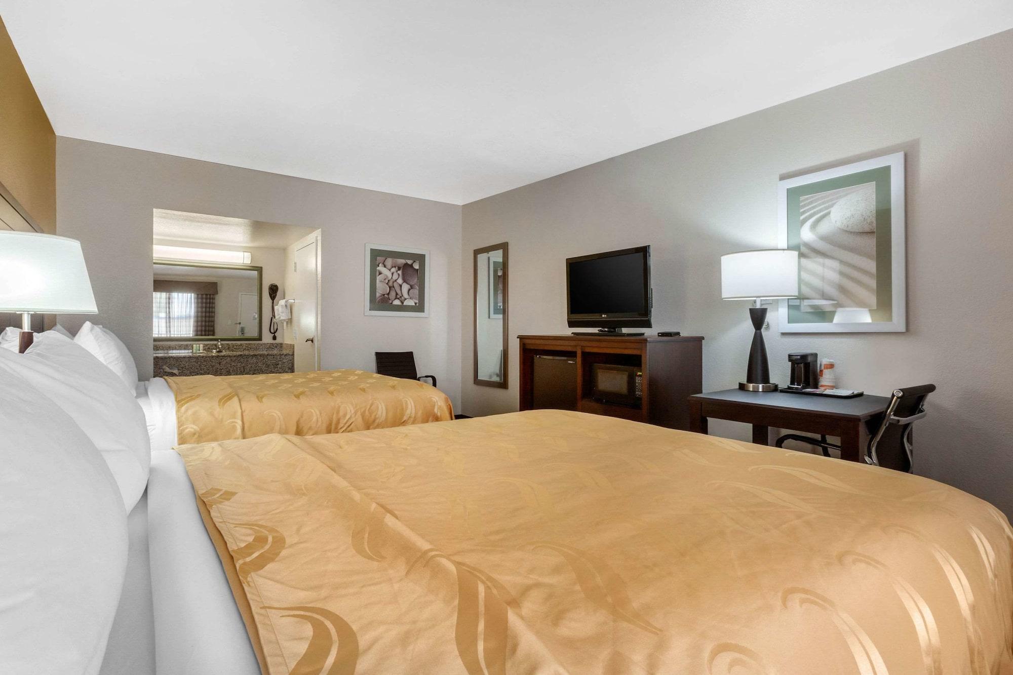 Quality Inn & Suites Near Downtown Меса Экстерьер фото