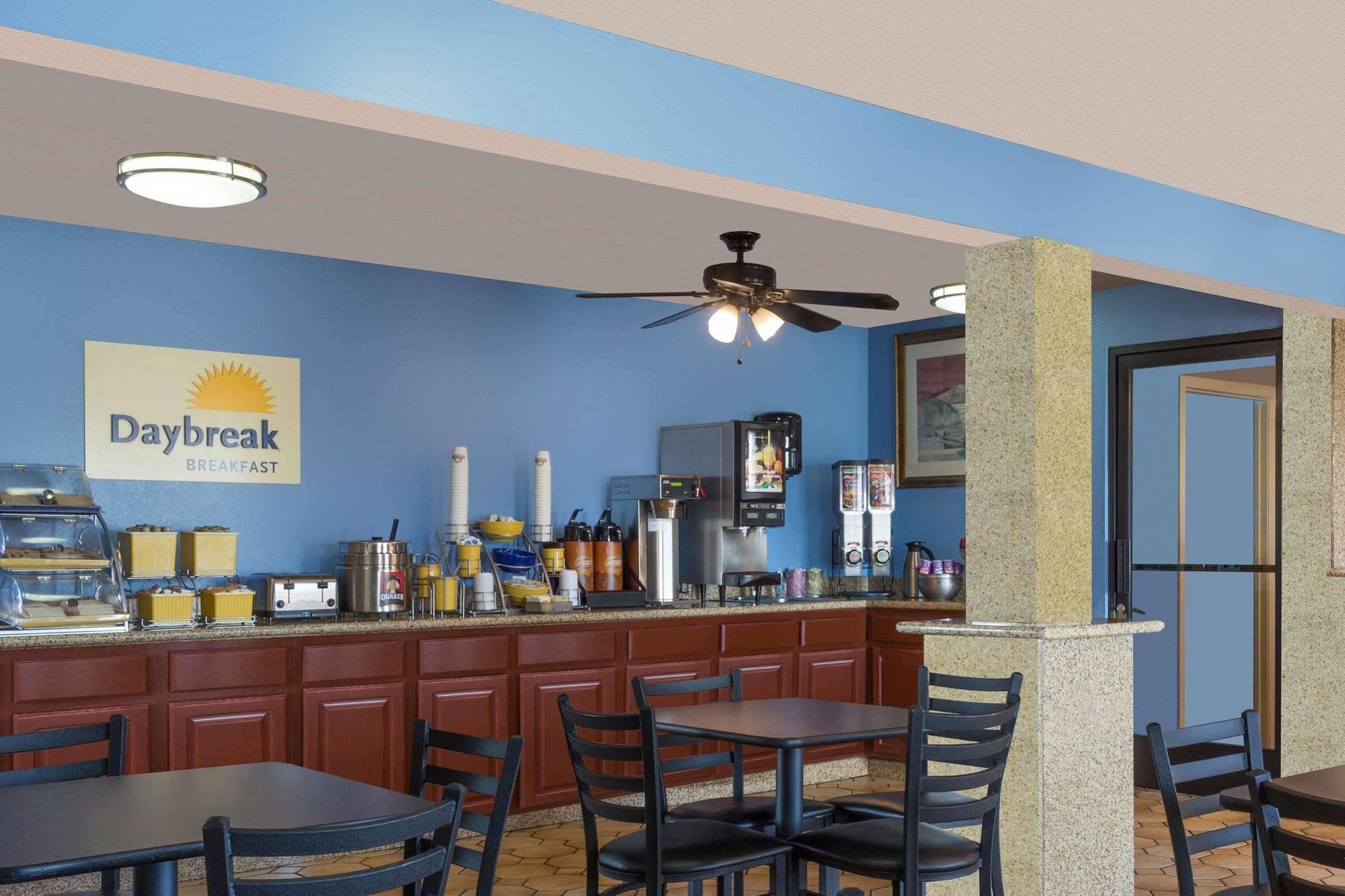 Quality Inn & Suites Near Downtown Меса Экстерьер фото