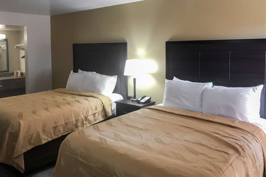 Quality Inn & Suites Near Downtown Меса Номер фото
